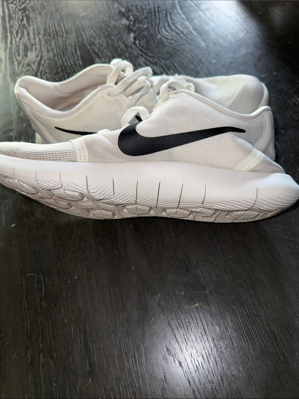 Size 9 Nike Flex Contact Running Shoes - Picture 2 of 7
